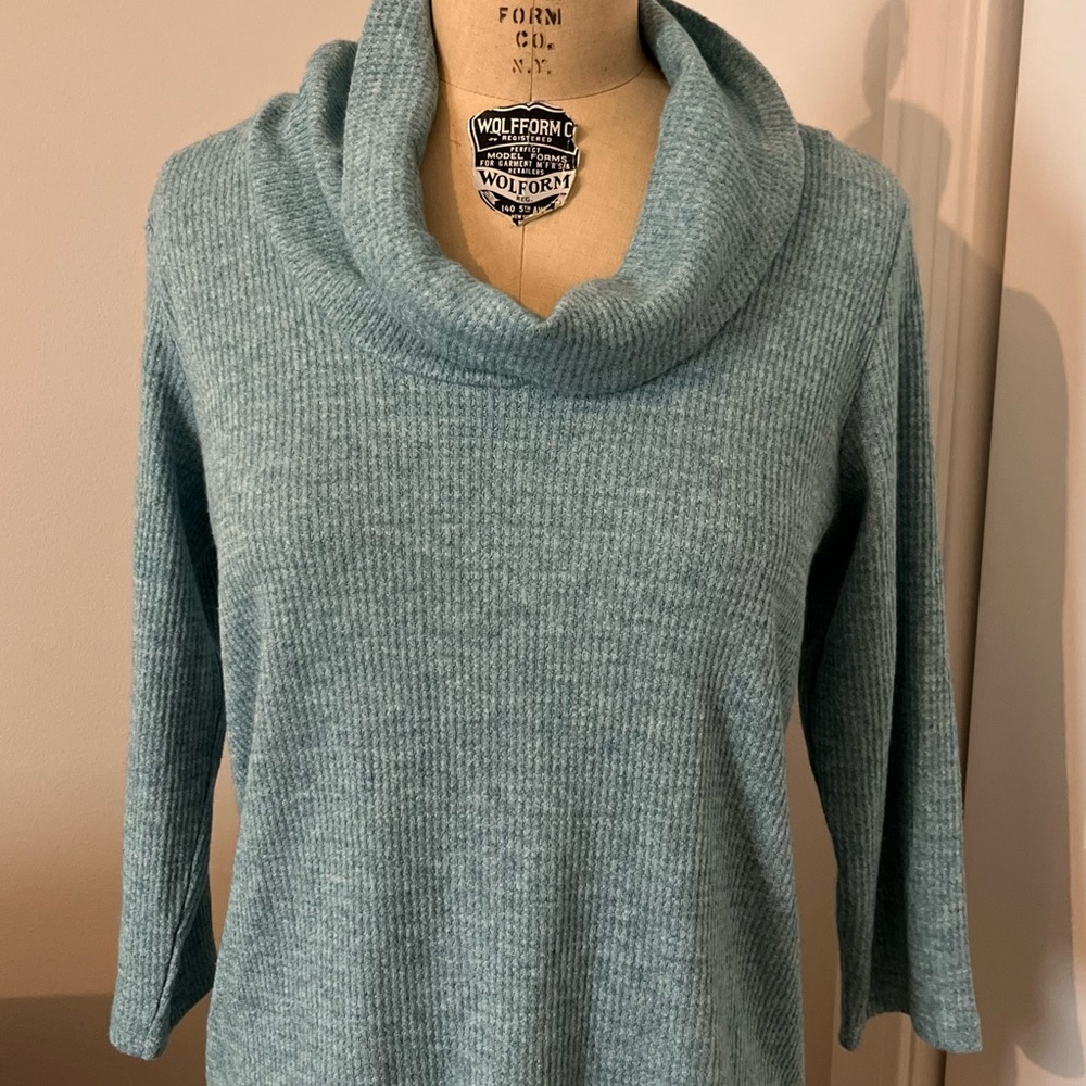 Cozy Blue Turtleneck Sweater with Ribbed Knit teal jade NWT!!!